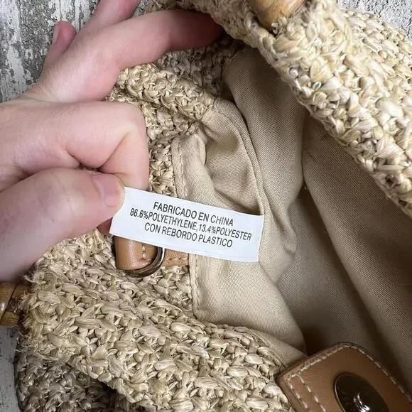 Vintage Straw Handbag with Floral Embroidery and Wooden Handles - Picture 6 of 6